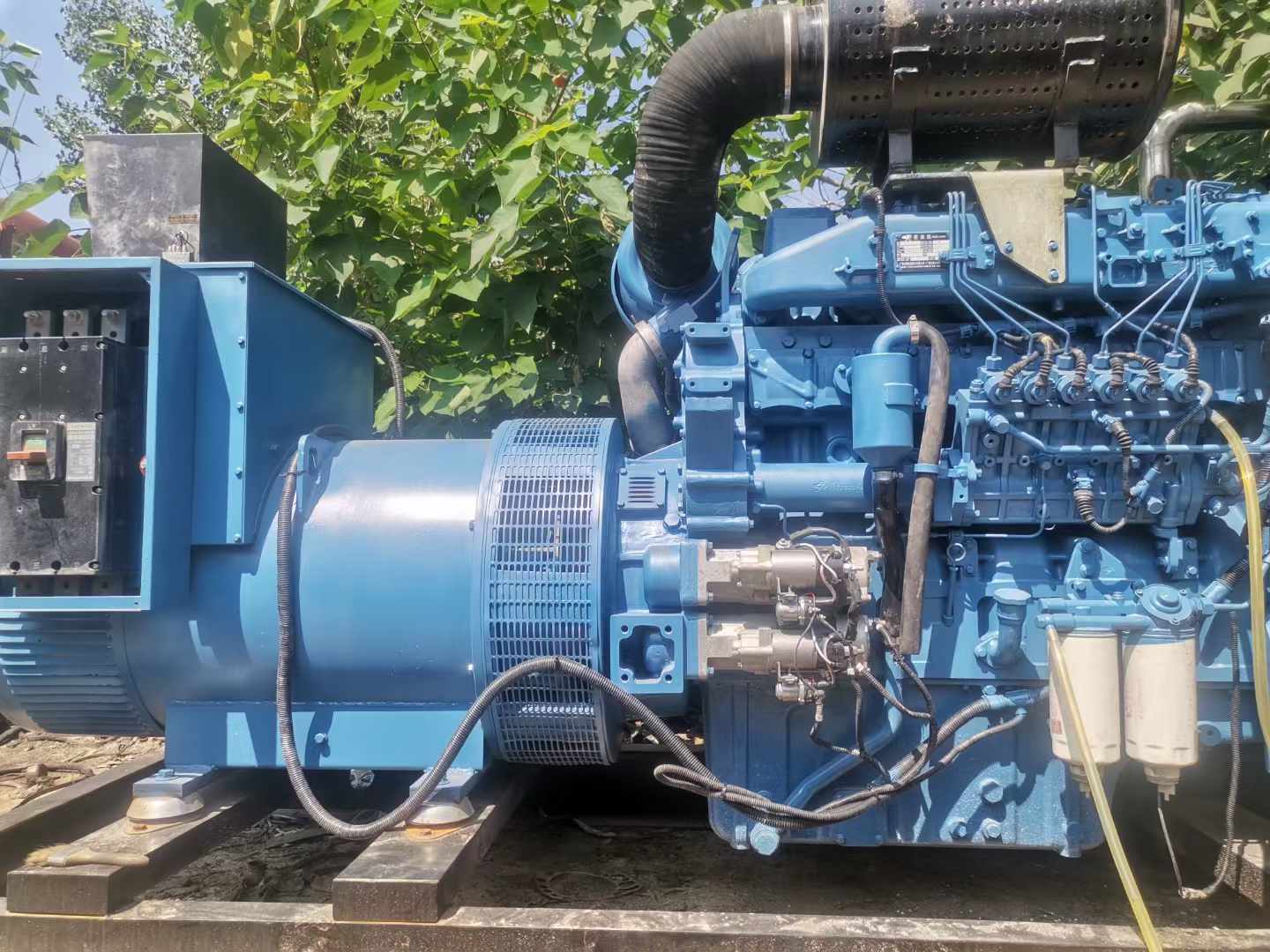 凌云详细说明降低 800kW 柴油发电机输出电流波动的方法