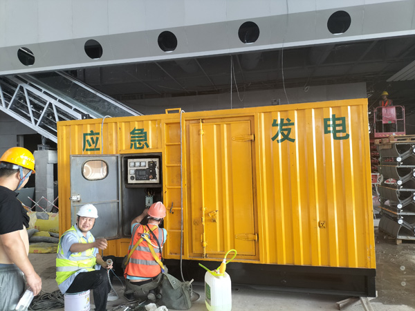 凌云怎样判断空气滤清器是否需要更换？
